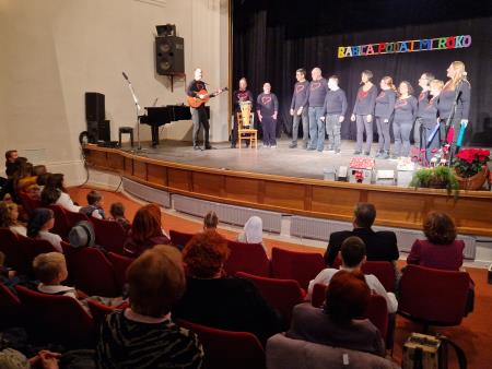 Babica podaj mi roko (1)